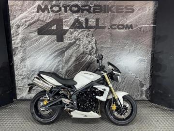 TRIUMPH STREET TRIPLE 675