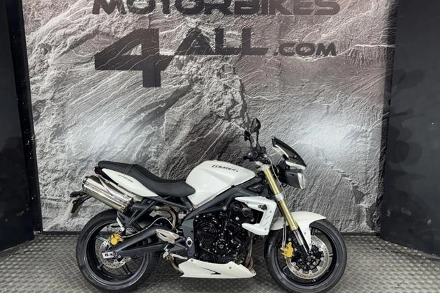 TRIUMPH STREET TRIPLE 675