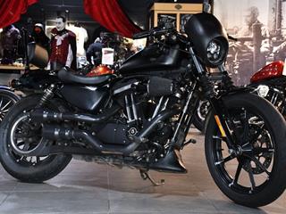 HARLEY-DAVIDSON SPORTSTER 883 