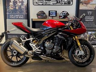 TRIUMPH SPEED TRIPLE 1200 RR 