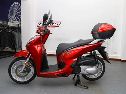 HONDA SH300