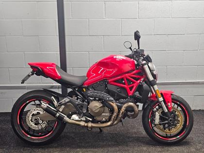 DUCATI MONSTER 821