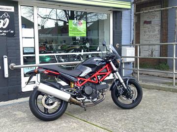 DUCATI MONSTER 695