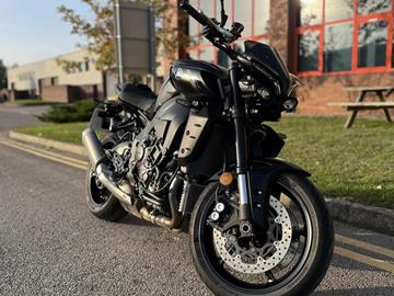 YAMAHA MT-10