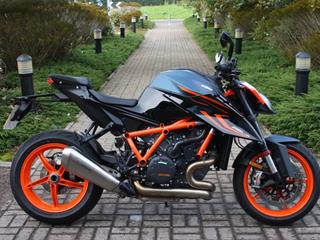 KTM 1290 SUPERDUKE R 