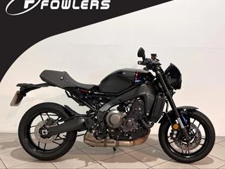 YAMAHA XSR900 