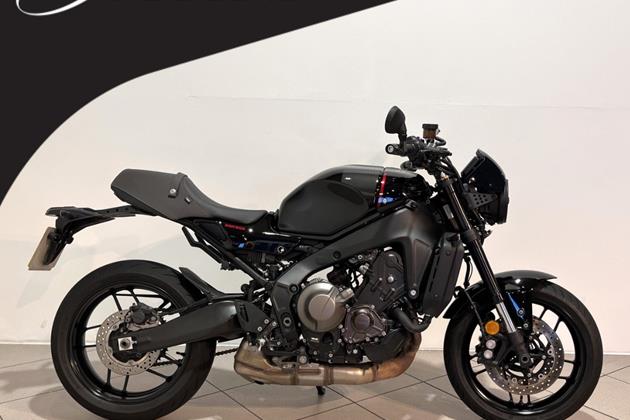 YAMAHA XSR900