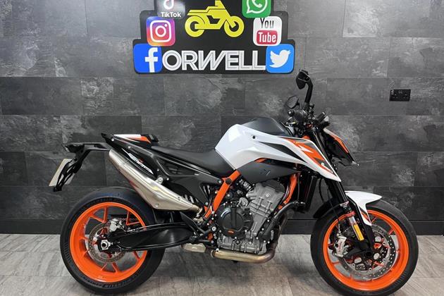 KTM 890 DUKE R