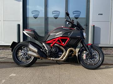 DUCATI DIAVEL CARBON