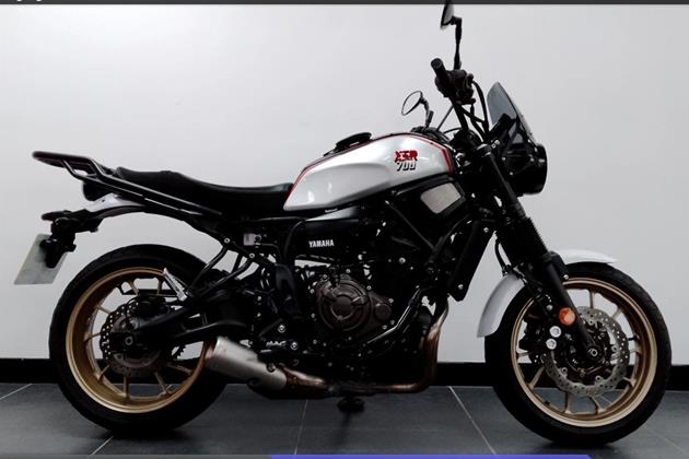 YAMAHA XSR700