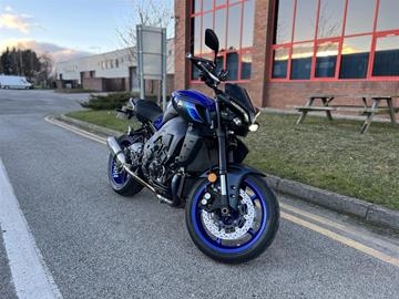 YAMAHA MT-10