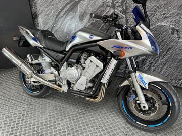 YAMAHA FZS1000 FAZER