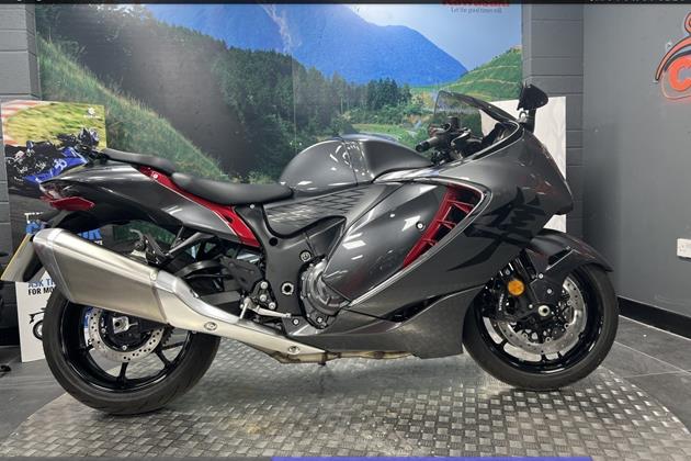 SUZUKI GSX1300R HAYABUSA