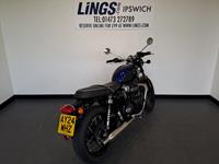 TRIUMPH BONNEVILLE T100