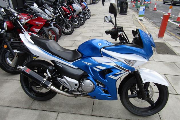 SUZUKI INAZUMA 250F