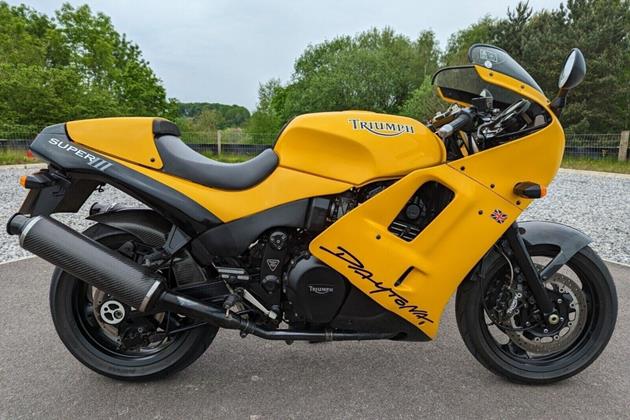 TRIUMPH DAYTONA SUPER III