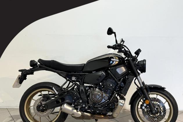 YAMAHA XSR700