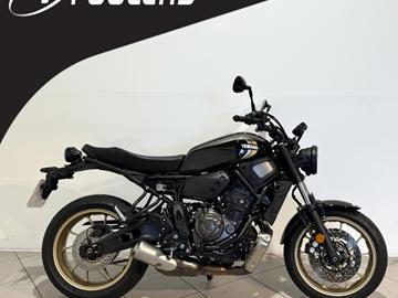 YAMAHA XSR700