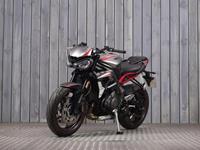 TRIUMPH STREET TRIPLE 765 R