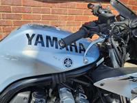 YAMAHA FZS600 FAZER