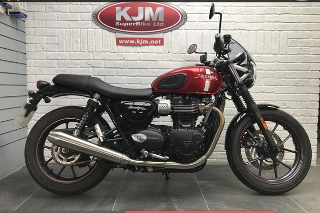 TRIUMPH STREET TWIN