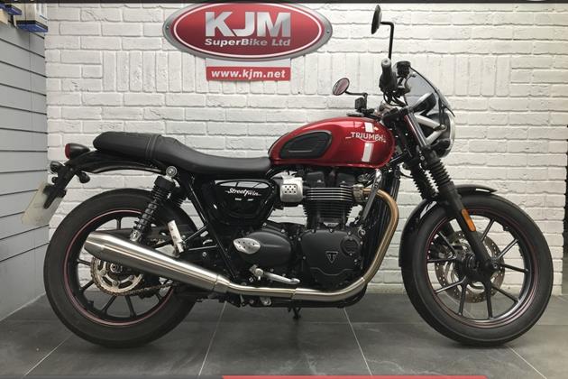 TRIUMPH STREET TWIN