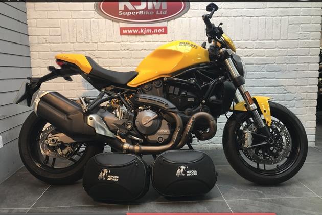 DUCATI MONSTER 821