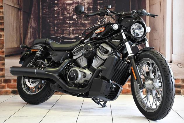 HARLEY-DAVIDSON NIGHTSTER 975