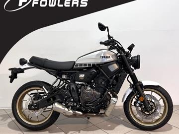 YAMAHA XSR700