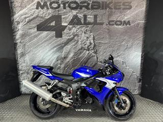 YAMAHA R6 