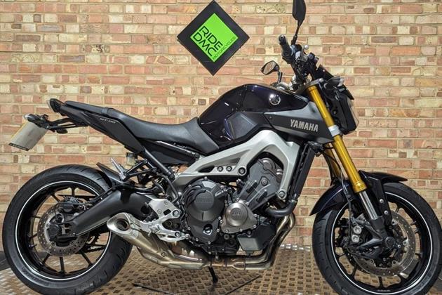 YAMAHA MT-09