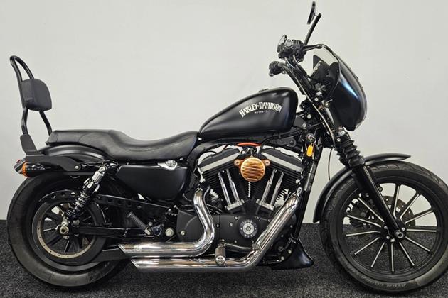 HARLEY-DAVIDSON SPORTSTER 883