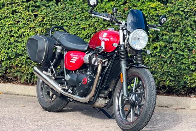 TRIUMPH STREET TWIN