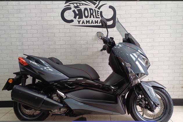 YAMAHA XMAX 300