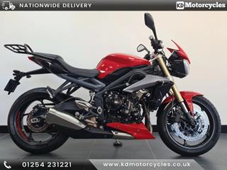 TRIUMPH STREET TRIPLE 675 