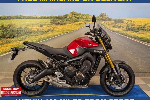 YAMAHA MT-09