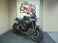 YAMAHA MT-09