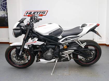 TRIUMPH STREET TRIPLE 765 RS