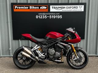 TRIUMPH SPEED TRIPLE 1200 RR 