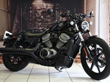 HARLEY-DAVIDSON NIGHTSTER 975