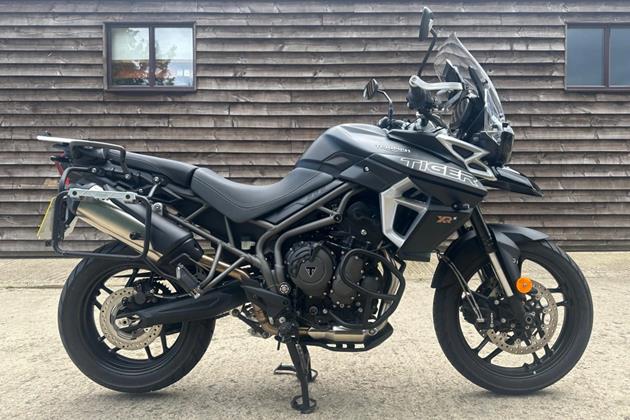 TRIUMPH TIGER 800 XR