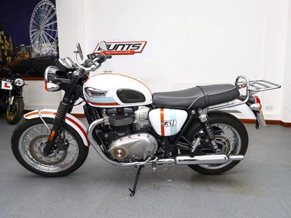 TRIUMPH BONNEVILLE T100