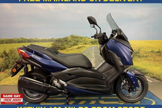 YAMAHA XMAX 300