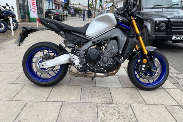 YAMAHA MT-09