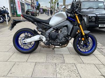 YAMAHA MT-09