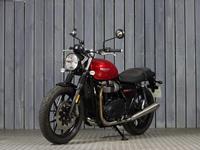 TRIUMPH STREET TWIN