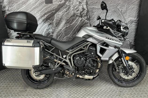 TRIUMPH TIGER 800 XR