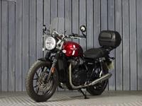 TRIUMPH STREET TWIN