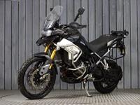 TRIUMPH TIGER 900