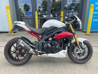 TRIUMPH SPEED TRIPLE 1050 